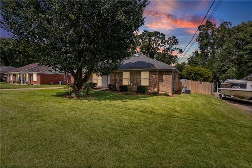 9430 Yorktowne Way, Mobile, AL, 36695-5042 | Card Image