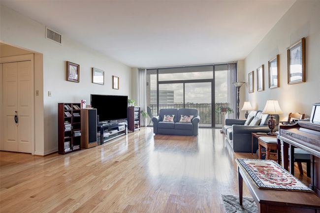 APT-627 - 5200 Keller Springs Rd, Condo with 2 bedrooms, 2 bathrooms and null parking in Dallas TX | Image 4