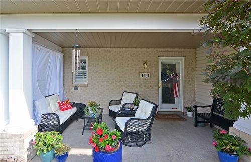 410 Duke Ct, Gibsonia, PA, 15044-7803 | Card Image
