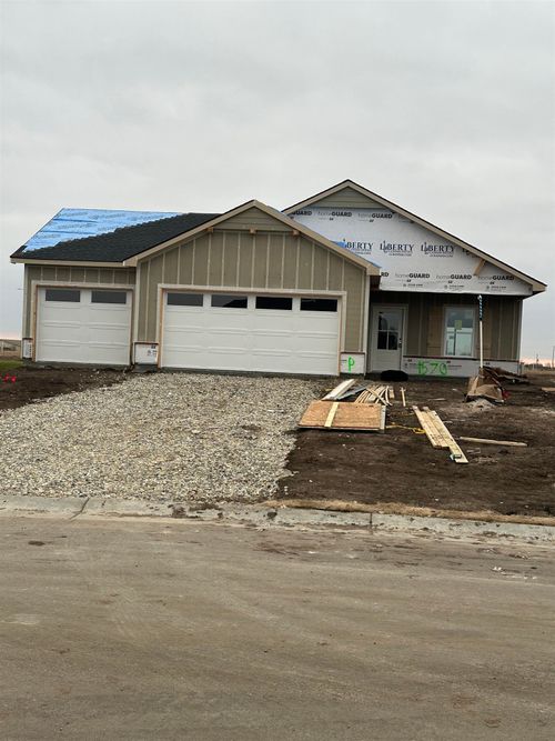 1570 N Emerald Valley Dr, Mulvane, KS, 67110-8625 | Card Image