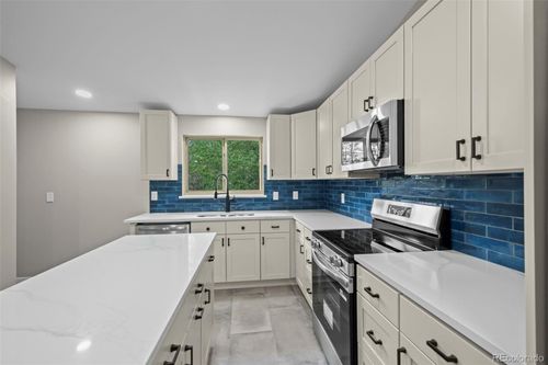 5715 W 5th Ave, Lakewood, CO, 80226-1935 | Card Image