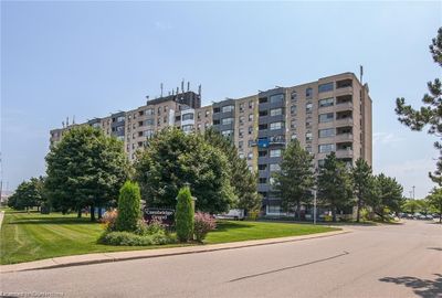 206 - 200 Jamieson Pky, Home with 2 bedrooms, 1 bathrooms and 1 parking in Cambridge ON | Image 2