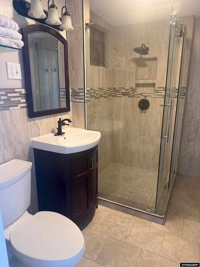 1317 W Walnut St, House other with 5 bedrooms, 1 bathrooms and null parking in Rawlins WY | Image 25