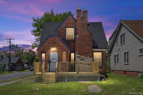 18903 Westphalia St, Detroit, MI, 48205-2231 | Card Image