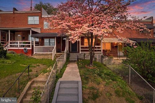 2018 Girard Ave, BALTIMORE, MD, 21211-1331 | Card Image