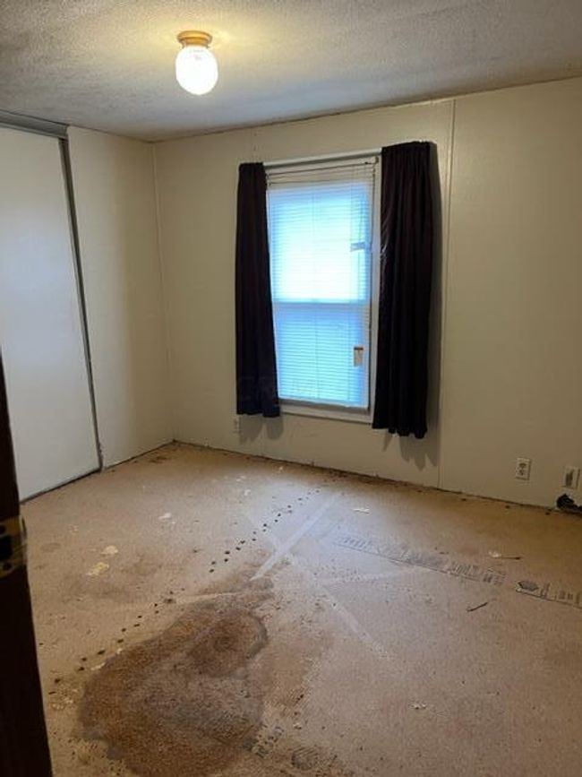 947 Charles St, House other with 3 bedrooms, 2 bathrooms and null parking in Logan OH | Image 5