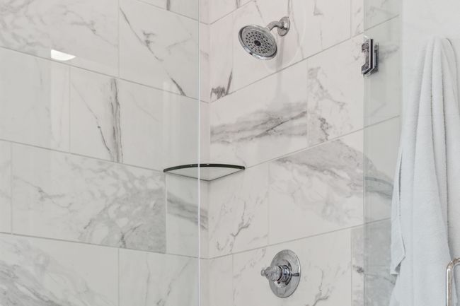Lovely fixtures throughout | Image 19
