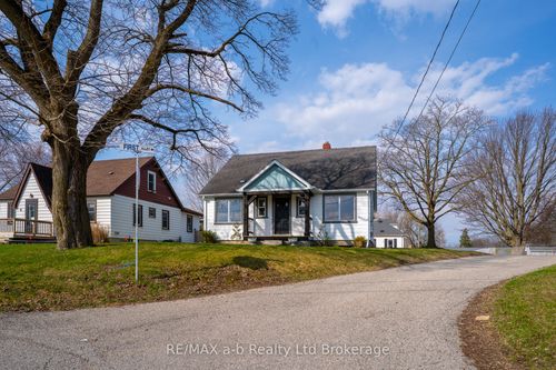 7 Ball St, Tillsonburg, ON, N4G2W5 | Card Image