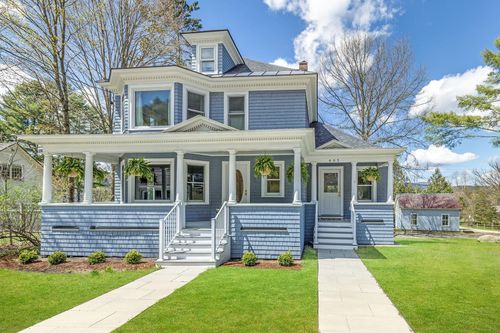 405 Maple St, Stowe, VT, 05672-4398 | Card Image