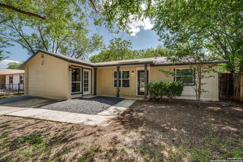 8218 Meadow Swan St, San Antonio, TX, 78251-2319 | Card Image