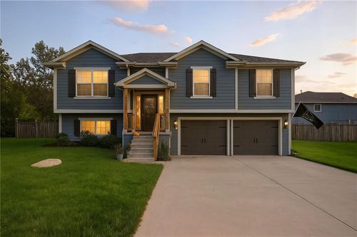 24969 W 148th St, Olathe, KS, 66061-7586 | Card Image