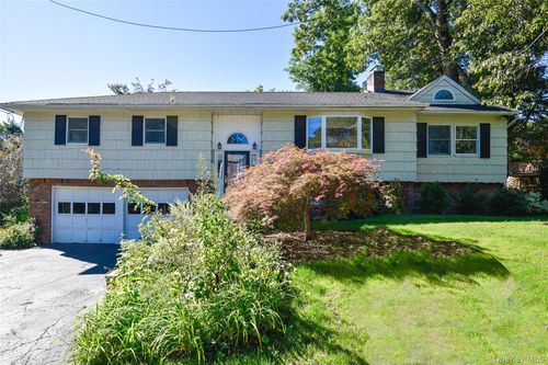 18 Norton Dr, East Northport, NY, 11731-1502 | Card Image