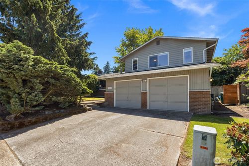 13816 Silver Firs Dr, Everett, WA, 98208-9441 | Card Image