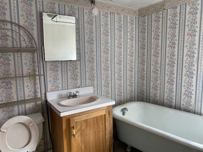 29 Gifford Ave, House other with 4 bedrooms, 2 bathrooms and null parking in Poughkeepsie NY | Image 14