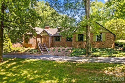 203 Wickersham Dr, Statesville, NC, 28625-4672 | Card Image