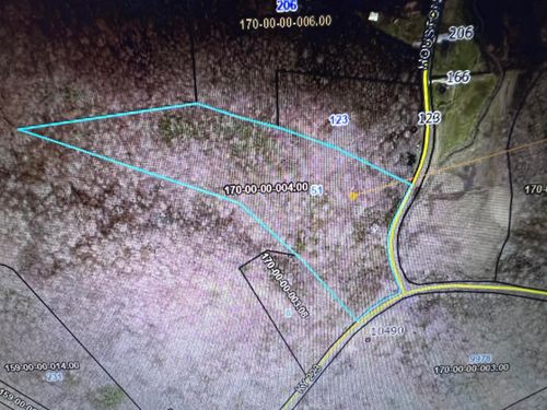 51 Houston Broughton Rd, Flat Lick, KY, 40935-6279 | Card Image