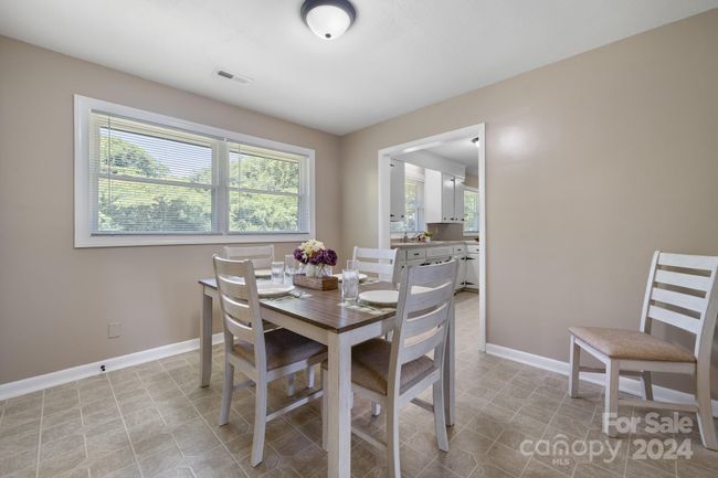 1230 2 Nd St Se, House other with 3 bedrooms, 2 bathrooms and null parking in Hickory NC | Image 36