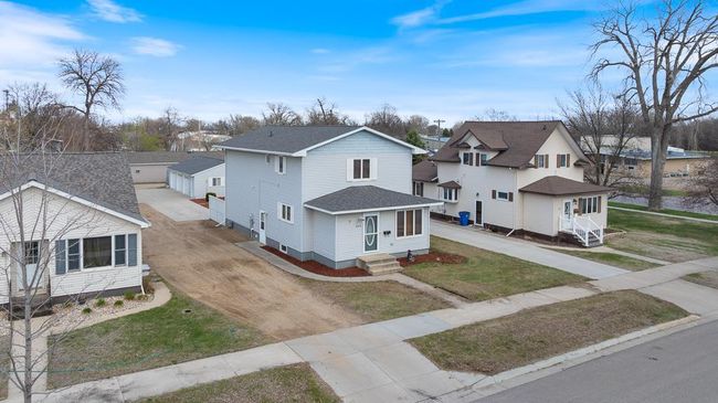 105 9 Th St W, House other with 6 bedrooms, 2 bathrooms and null parking in Canby MN | Image 4