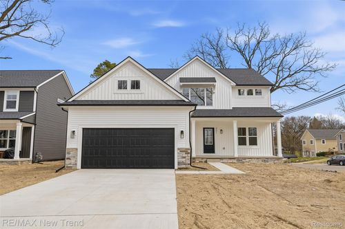 321 Dean St, Milford, MI, 48381-2215 | Card Image