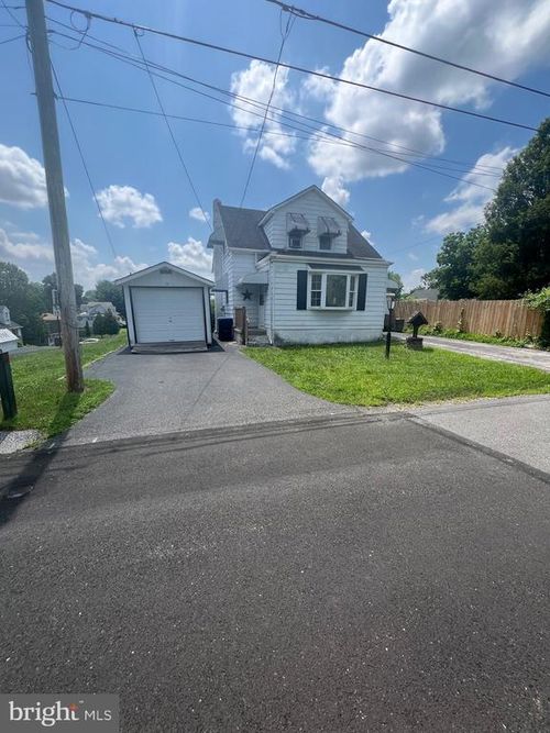 3904 Greenwood Ave, UPPER CHICHESTER, PA, 19061-2731 | Card Image
