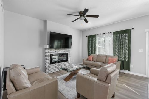 4736 167th St, Urbandale, IA, 50323-1249 | Card Image