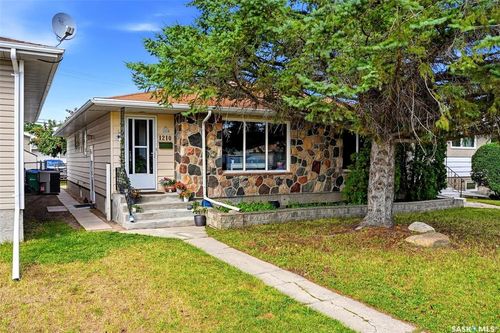1210-1212 Dewdney Ave E, Regina, SK, S4N0E3 | Card Image