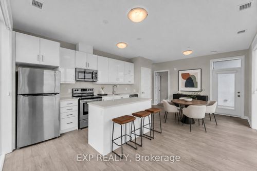 416-95 Dundas St W, Oakville, ON, L6M5N4 | Card Image