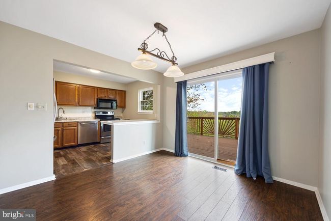 370 Logan Dr, Townhouse with 3 bedrooms, 3 bathrooms and null parking in WESTMINSTER MD | Image 7