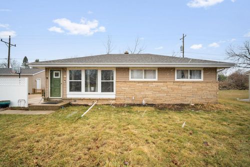 601 Edgewood Avenue, SOUTH MILWAUKEE, WI, 53172 | Card Image
