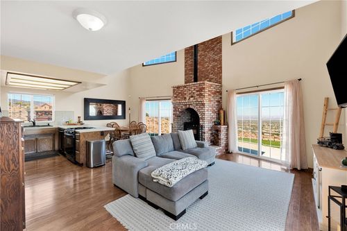 8316 Lona Ln, Pinon Hills, CA, 92372 | Card Image