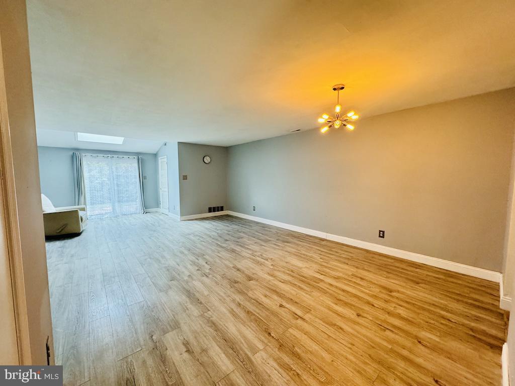 Residential Lease in NEWTOWN 2
