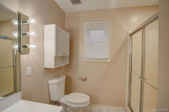 6407 Beecher Rd, Condo with 2 bedrooms, 3 bathrooms and null parking in Flint MI | Image 17