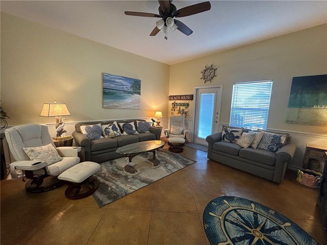 UNIT-211 - 2212 State Highway 361, Townhouse with 4 bedrooms, 4 bathrooms and null parking in Port Aransas TX | Image 4