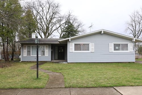 704 Lincolnwood Dr, Streamwood, IL, 60107-1668 | Card Image