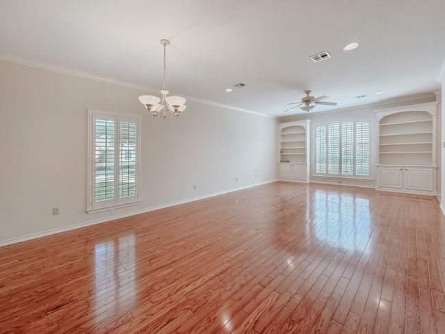 616 Mockingbird Pl, House other with 2 bedrooms, 3 bathrooms and null parking in Corsicana TX | Image 4