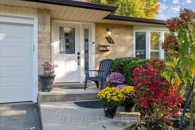 48 Macdonald Cres, House other with 3 bedrooms, 3 bathrooms and 3 parking in Milton ON | Image 2