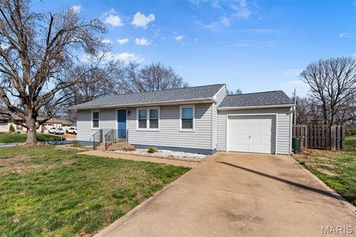 10809 Faraday Drive, St Louis, MO, 63123 | Card Image