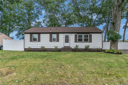 66 Palace Ave, Warwick, RI, 02886-2328 | Card Image
