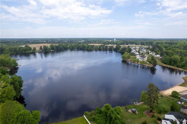 8819 Lake Jordan Cir, House other with 5 bedrooms, 3 bathrooms and null parking in North Dinwiddie VA | Image 47