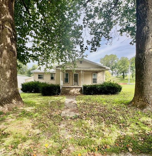 328 S Pearl, Bluffs, IL, 62621-8076 | Card Image
