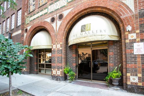 1103-25 Grenville St, Toronto, ON, M4Y2X5 | Card Image