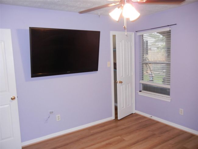 Another view of secondary bedroom. | Image 29