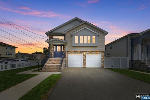 7 Grant St, Elmwood Park, NJ, 07407-2235 | Card Image
