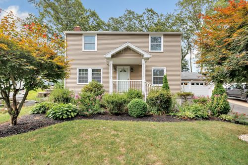 70 Glenrock Rd, Waterbury, CT, 06706-2413 | Card Image