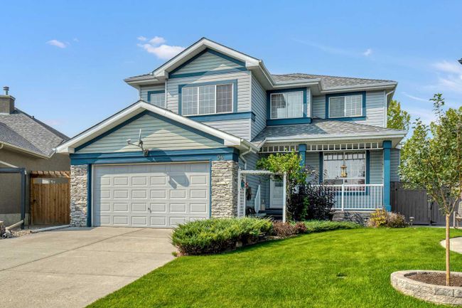 54 Chapala Crescent Se, Home with 3 bedrooms, 2 bathrooms and 4 parking in Calgary AB | Image 2