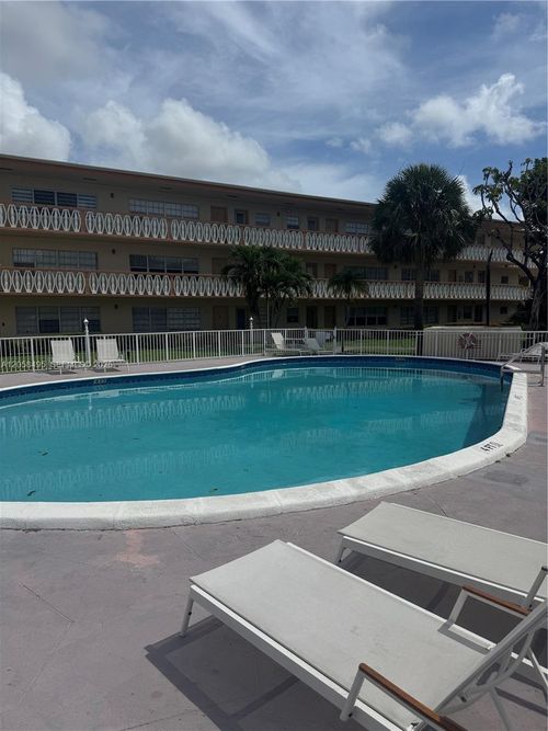 22-11855 Ne 19th Dr, North Miami, FL, 33181-2854 | Card Image