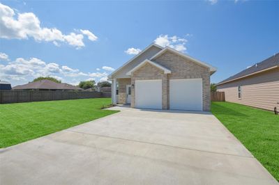 4510 Starling Drive, House other with 3 bedrooms, 2 bathrooms and null parking in Bay City TX | Image 2