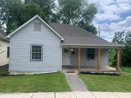 2200 Parkview Ave, Knoxville, TN, 37917-8139 | Card Image