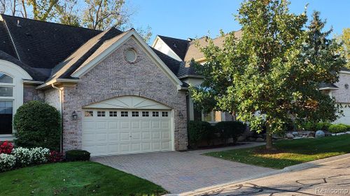 48673 Beaver Creek Drive, Plymouth Twp, MI, 48170 | Card Image