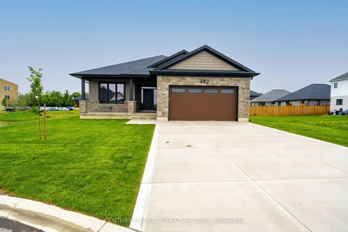 482 Julianna Crt, Wyoming, ON, N0N1T0 | Card Image